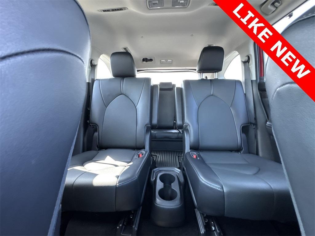 used 2022 Toyota Highlander car, priced at $41,561