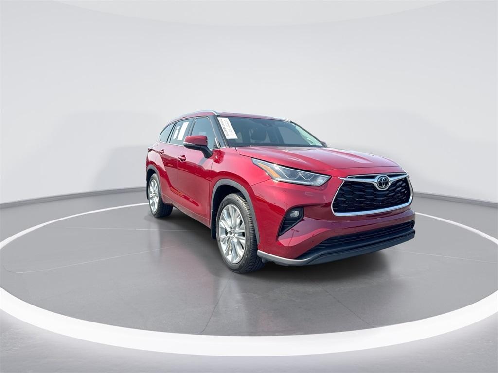 used 2022 Toyota Highlander car, priced at $40,695