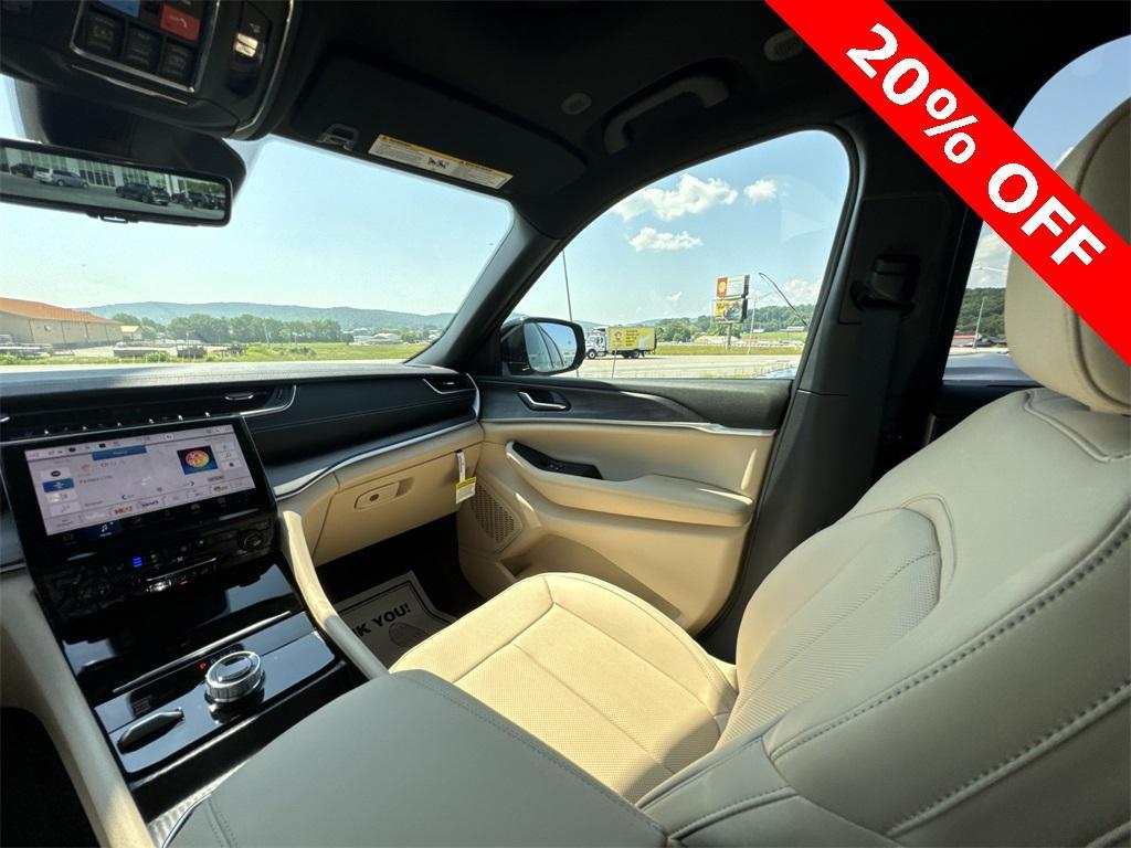 new 2025 Jeep Grand Cherokee L car, priced at $45,128
