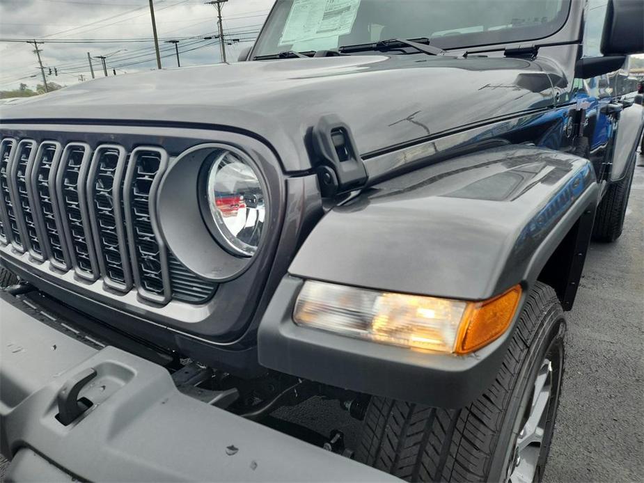 new 2024 Jeep Gladiator car, priced at $39,075