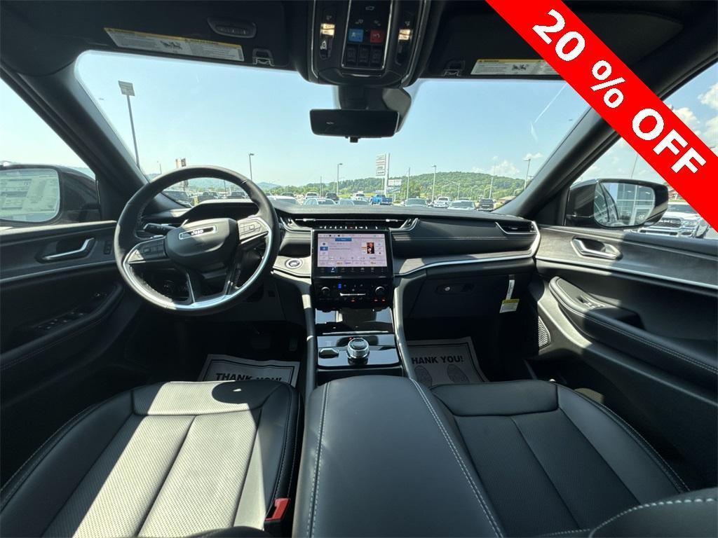 new 2025 Jeep Grand Cherokee L car, priced at $47,004