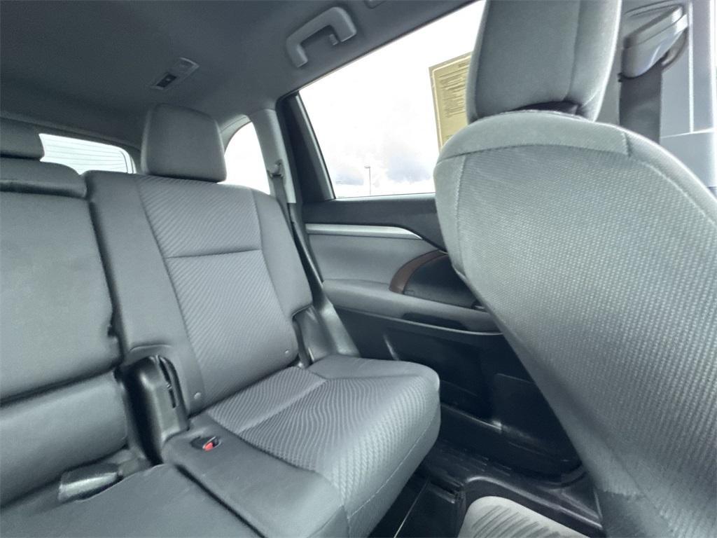 used 2014 Toyota Highlander car, priced at $22,426