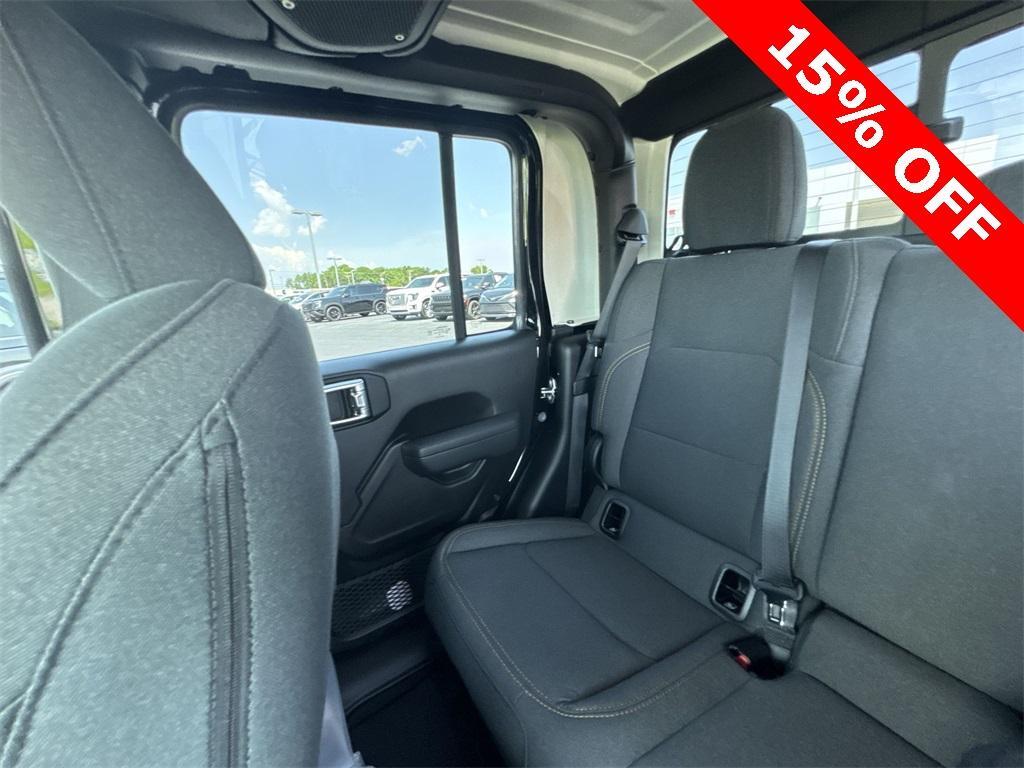 new 2025 Jeep Gladiator car, priced at $37,978