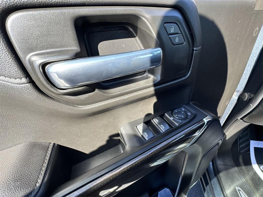 used 2022 Chevrolet Silverado 1500 Limited car, priced at $35,869