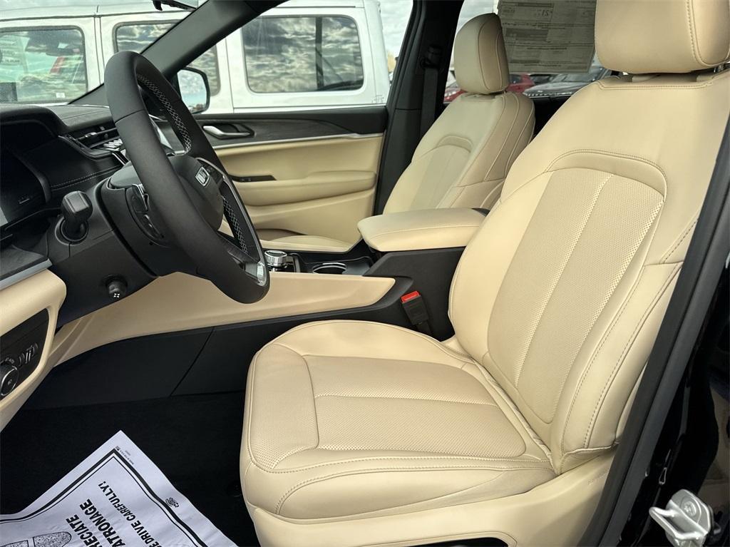 new 2025 Jeep Grand Cherokee L car, priced at $53,225