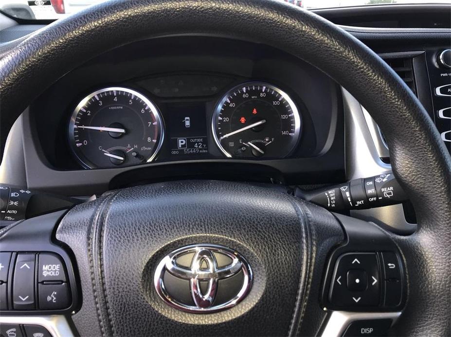 used 2014 Toyota Highlander car, priced at $21,995