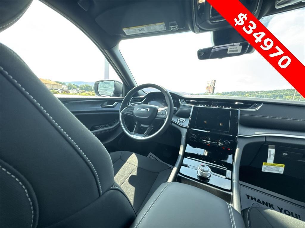 new 2025 Jeep Grand Cherokee car, priced at $34,970