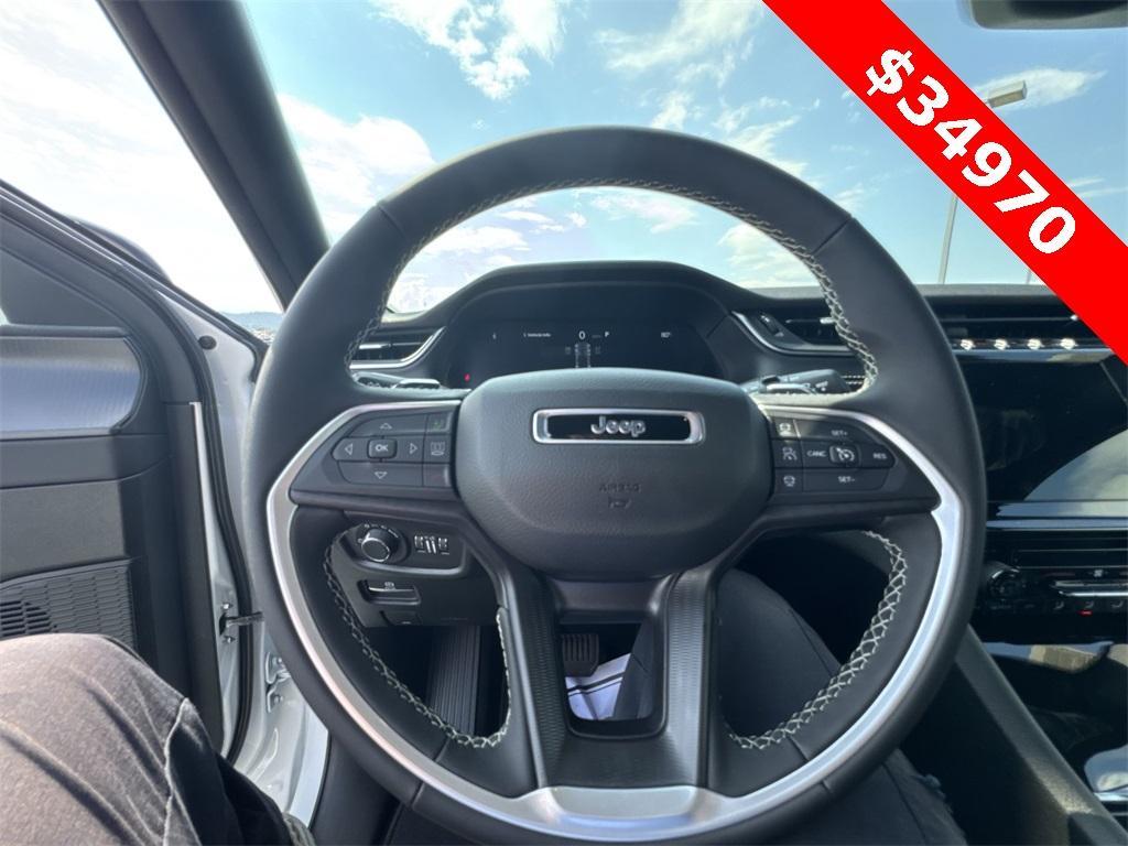 new 2025 Jeep Grand Cherokee car, priced at $34,970