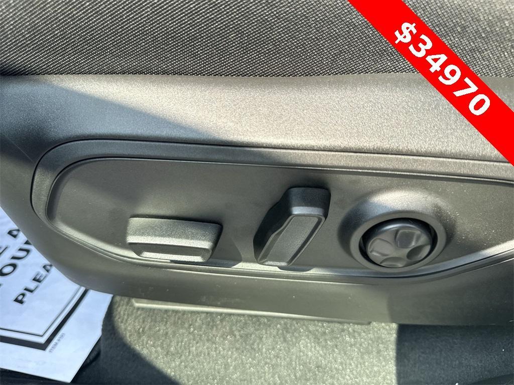 new 2025 Jeep Grand Cherokee car, priced at $34,970
