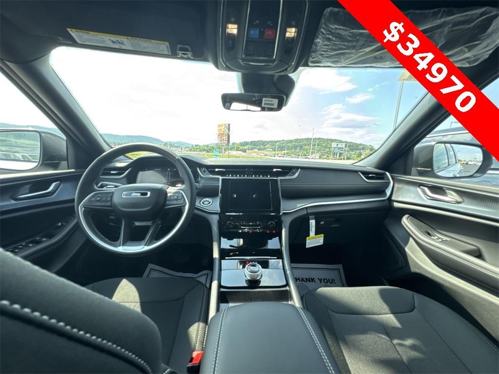new 2025 Jeep Grand Cherokee car, priced at $34,970