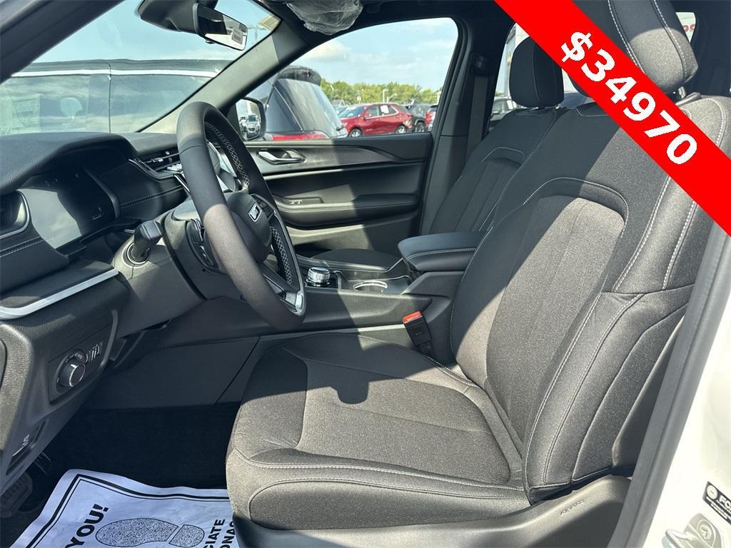 new 2025 Jeep Grand Cherokee car, priced at $34,970