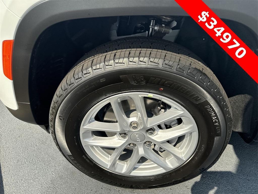 new 2025 Jeep Grand Cherokee car, priced at $34,970