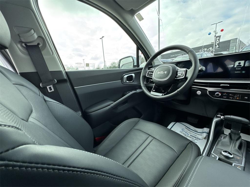 used 2025 Kia Sorento car, priced at $36,985