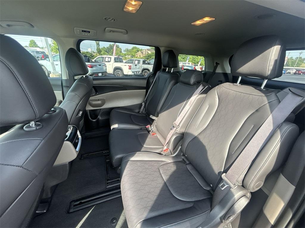 used 2025 Kia Carnival car, priced at $40,160