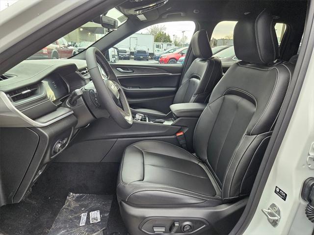 new 2025 Jeep Grand Cherokee car, priced at $42,493