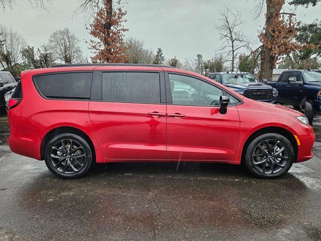 new 2025 Chrysler Pacifica car, priced at $46,993