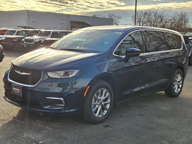 new 2025 Chrysler Pacifica car, priced at $41,993