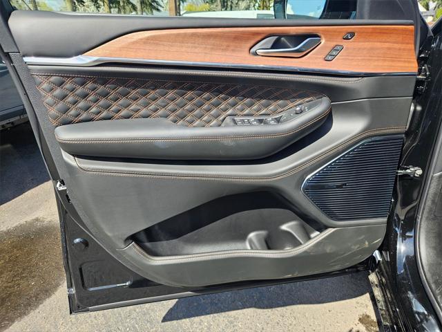 new 2025 Jeep Grand Cherokee car, priced at $68,725
