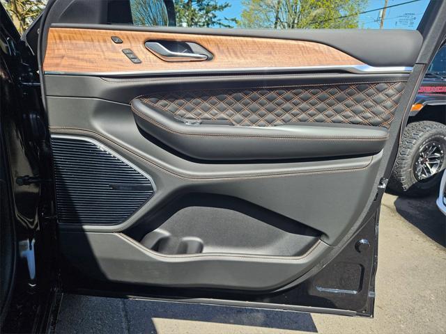 new 2025 Jeep Grand Cherokee car, priced at $68,725