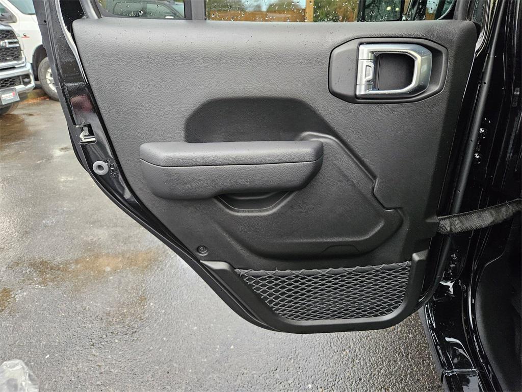 new 2025 Jeep Gladiator car, priced at $44,993