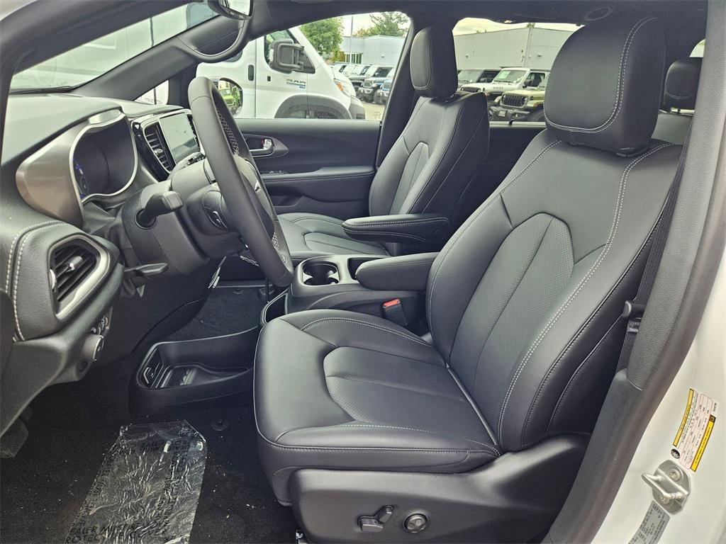 new 2026 Chrysler Pacifica car, priced at $40,743