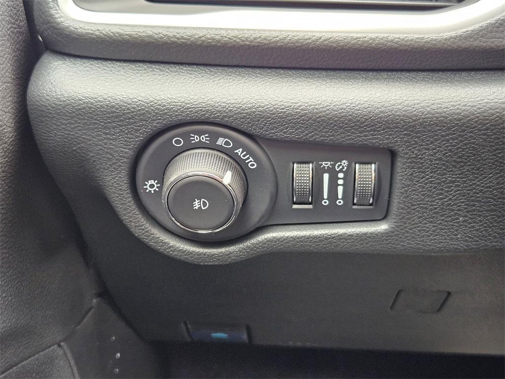 new 2026 Chrysler Pacifica car, priced at $40,743