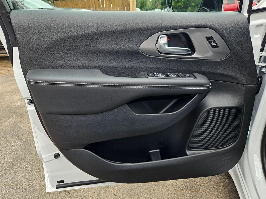 new 2026 Chrysler Pacifica car, priced at $40,743