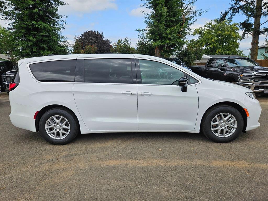 new 2026 Chrysler Pacifica car, priced at $40,743