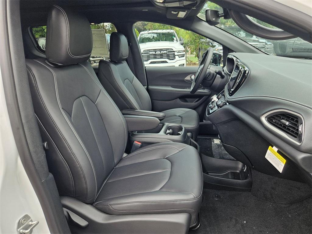 new 2026 Chrysler Pacifica car, priced at $40,743