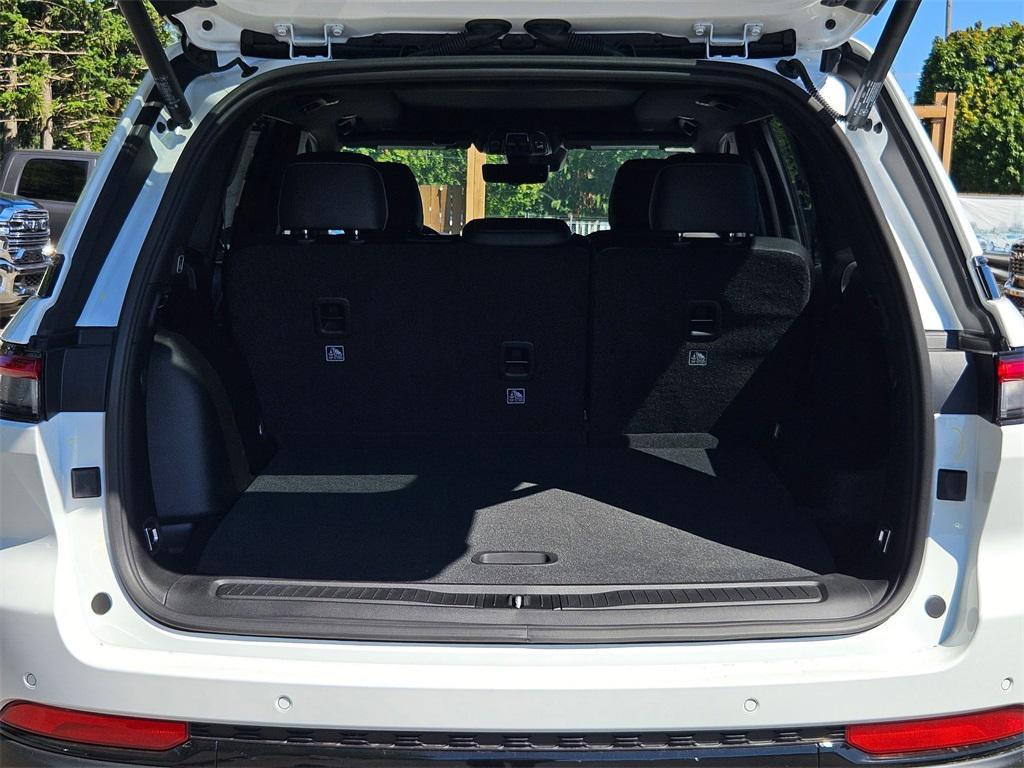 new 2025 Jeep Grand Cherokee car, priced at $47,743