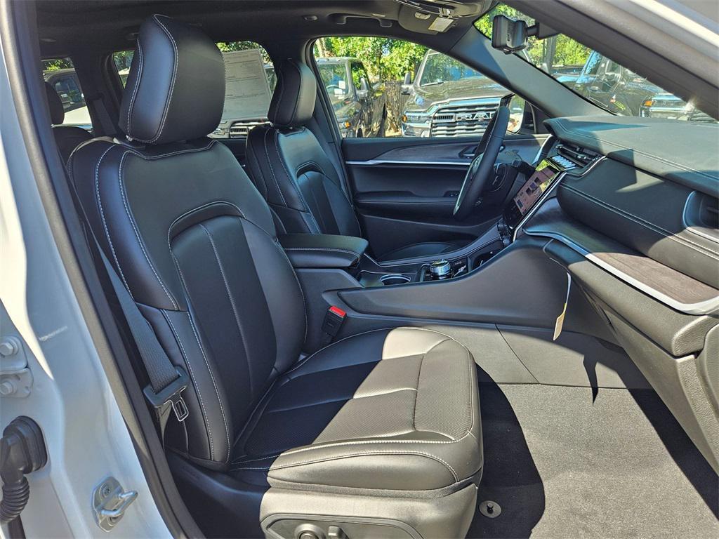 new 2025 Jeep Grand Cherokee car, priced at $47,743