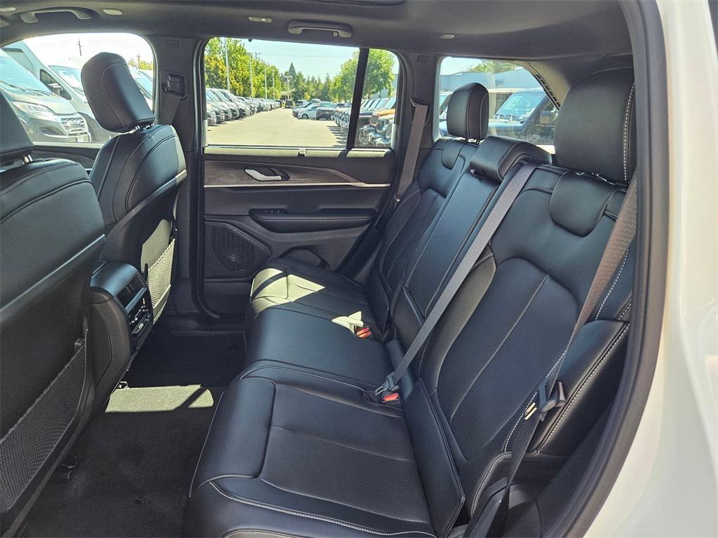 new 2025 Jeep Grand Cherokee car, priced at $47,743