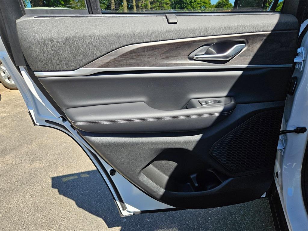 new 2025 Jeep Grand Cherokee car, priced at $47,743