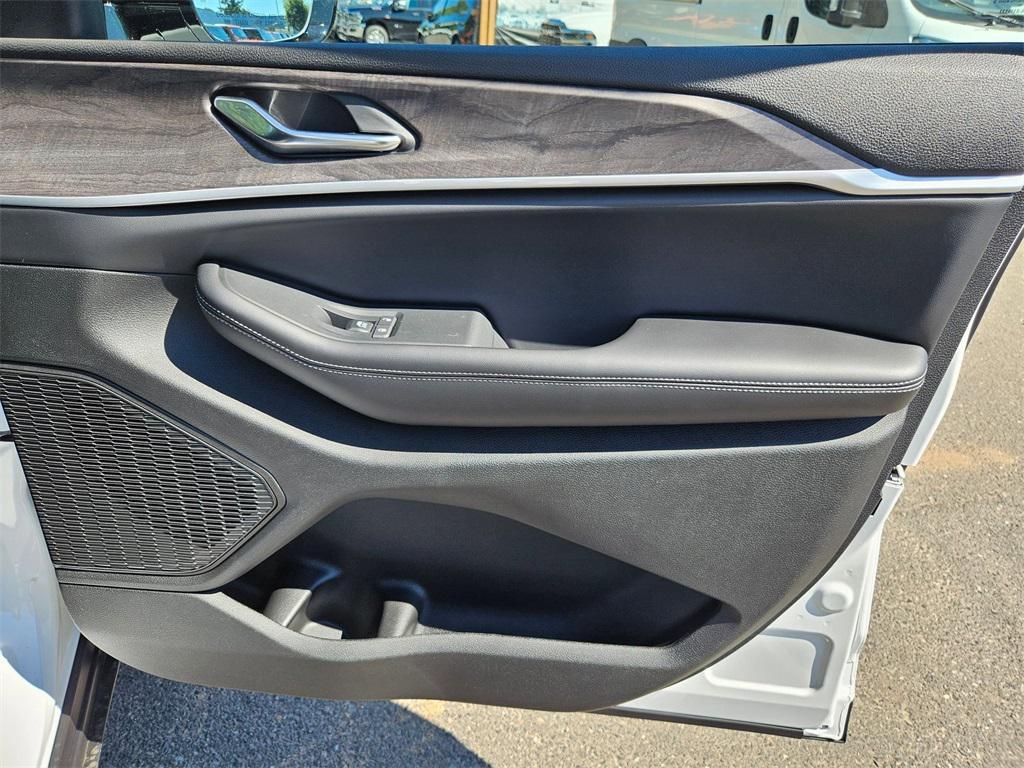 new 2025 Jeep Grand Cherokee car, priced at $47,743