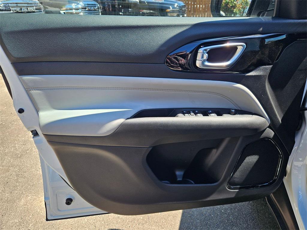 new 2025 Jeep Compass car, priced at $28,993