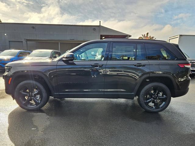 new 2025 Jeep Grand Cherokee car, priced at $47,993