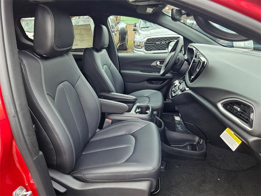 new 2025 Chrysler Voyager car, priced at $36,993