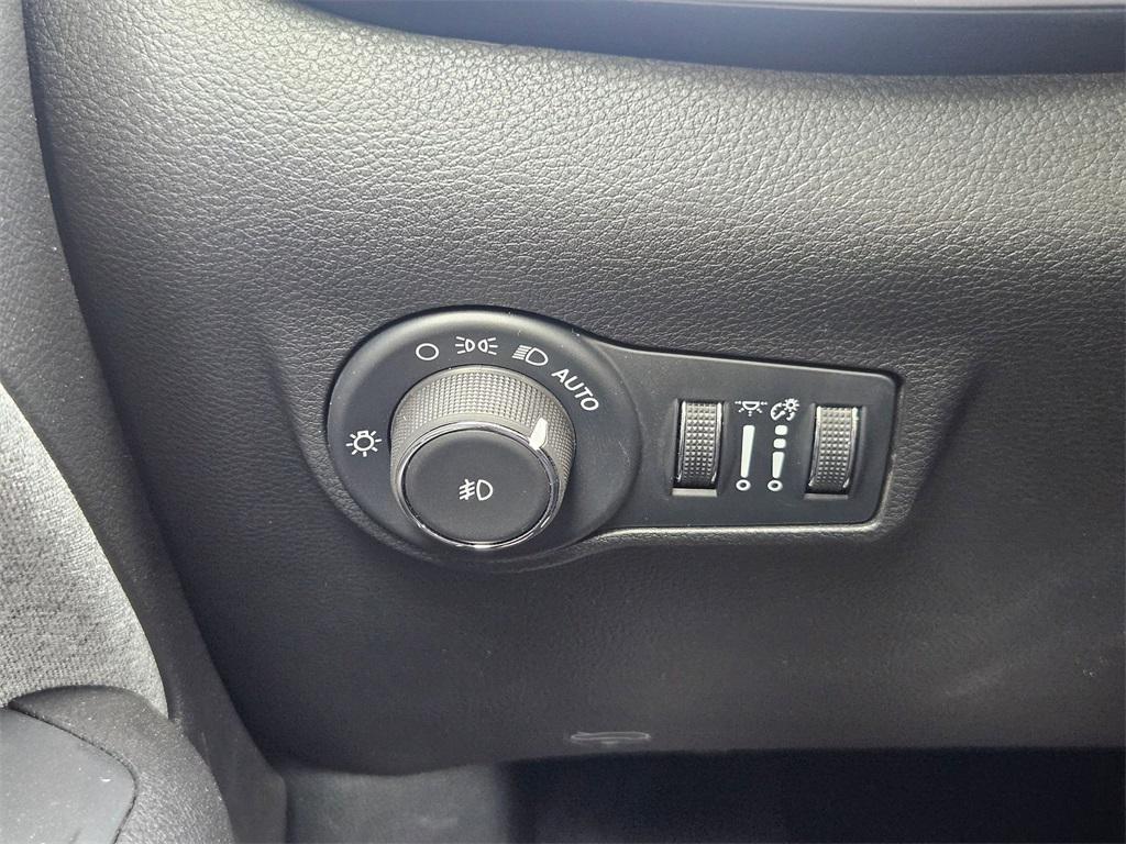 new 2025 Jeep Compass car, priced at $24,993