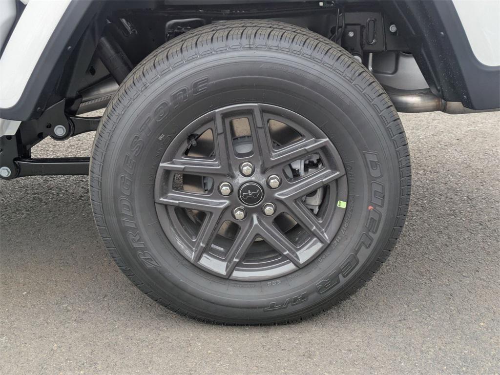 new 2025 Jeep Gladiator car, priced at $41,743