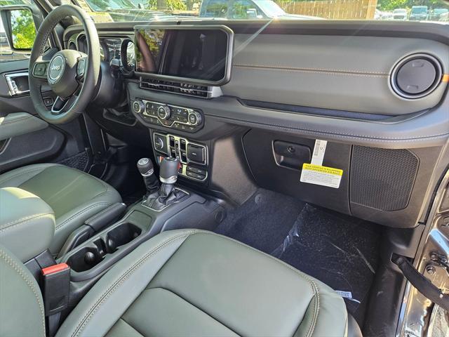new 2025 Jeep Gladiator car, priced at $52,499