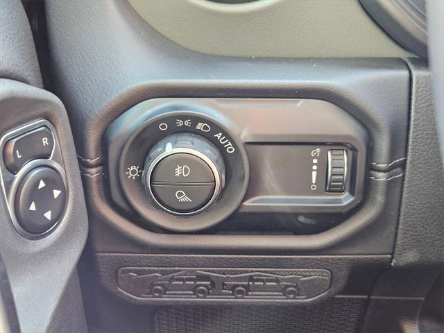 new 2025 Jeep Gladiator car, priced at $51,999