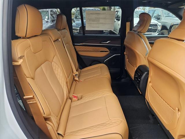 new 2025 Jeep Grand Cherokee car, priced at $56,993