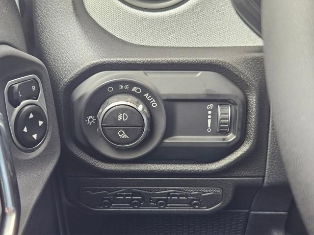 new 2025 Jeep Gladiator car, priced at $48,993