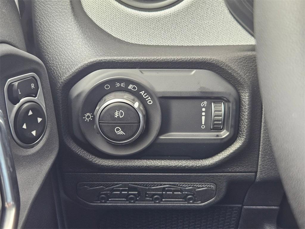 new 2025 Jeep Gladiator car, priced at $44,743