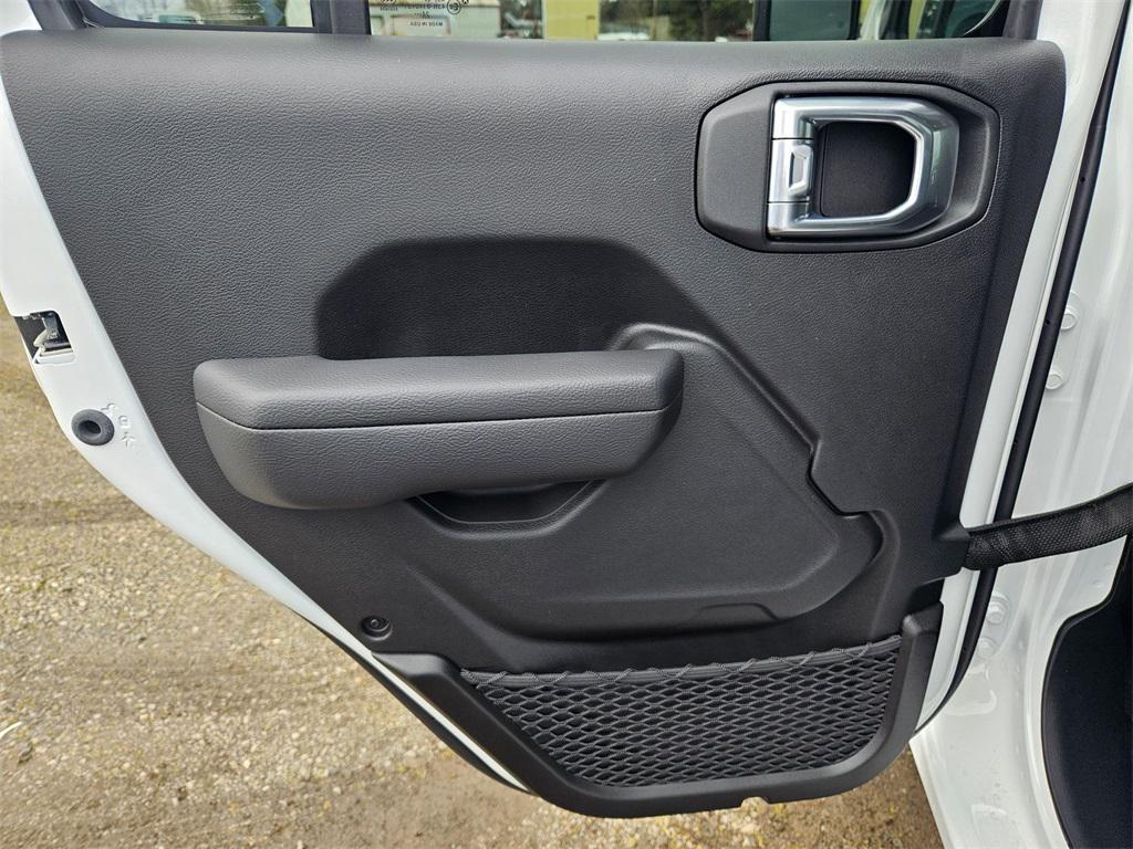new 2025 Jeep Gladiator car, priced at $44,743