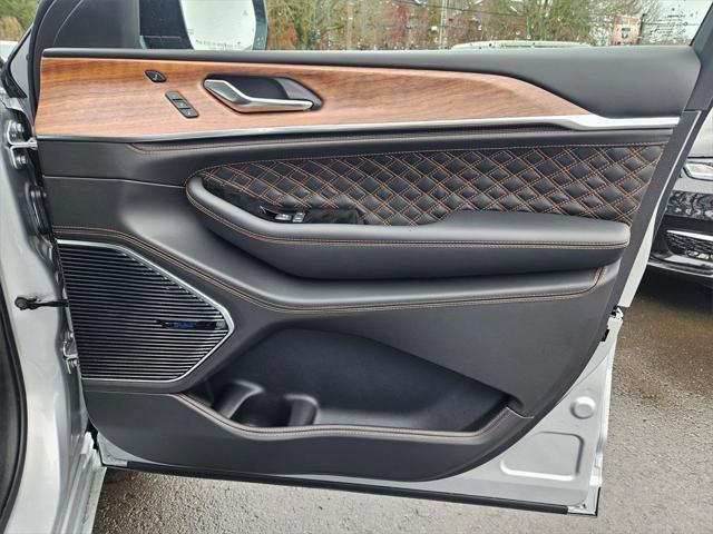 new 2025 Jeep Grand Cherokee car, priced at $63,993