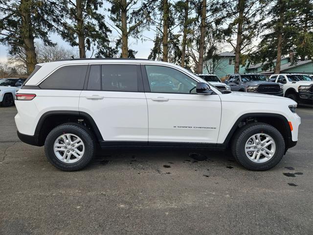 new 2025 Jeep Grand Cherokee car, priced at $35,493