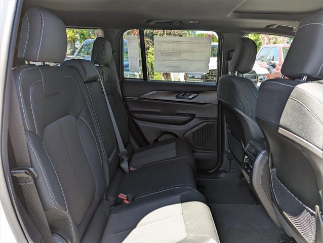 new 2024 Jeep Grand Cherokee car, priced at $33,493