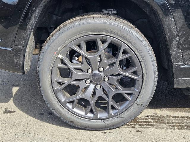 new 2025 Jeep Grand Cherokee car, priced at $59,993