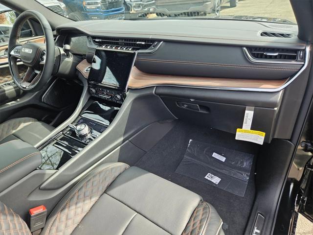new 2025 Jeep Grand Cherokee car, priced at $59,993